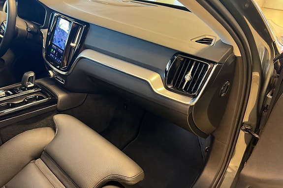 Volvo V60 16 of 22