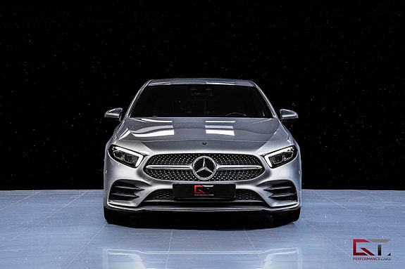 Mercedes-Benz A200 d 3 of 18