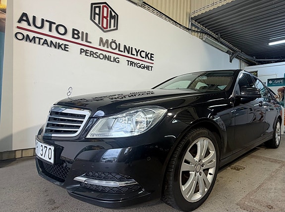 Mercedes-Benz C220 2 of 15