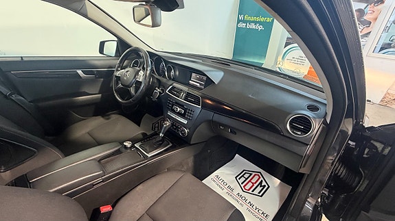 Mercedes-Benz C220 14 of 15