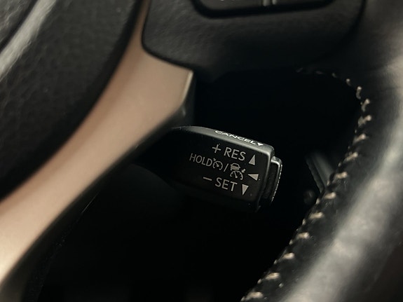 Lexus NX300h 28 of 30