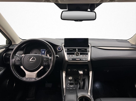 Lexus NX300h 14 of 30