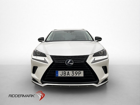 Lexus NX300h 2 of 30