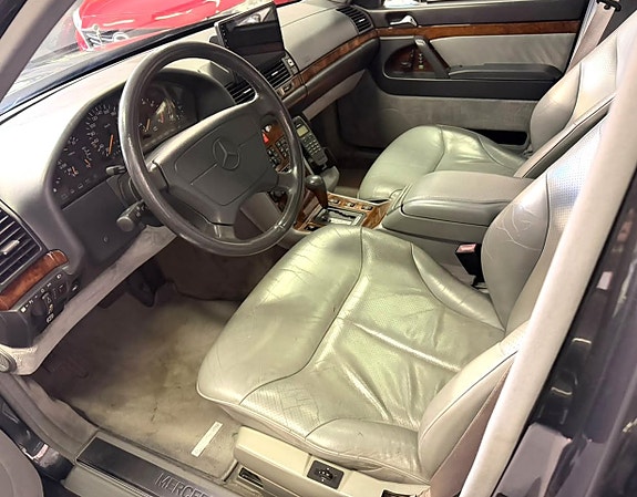 Mercedes-Benz S500 7 of 26