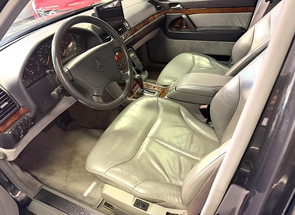 Mercedes-Benz S500 9 of 26