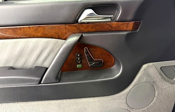 Mercedes-Benz S500 21 of 26