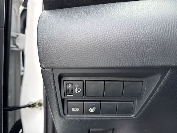 Toyota Yaris 12 of 12