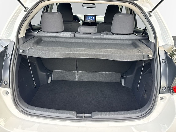 Toyota Yaris 10 of 12
