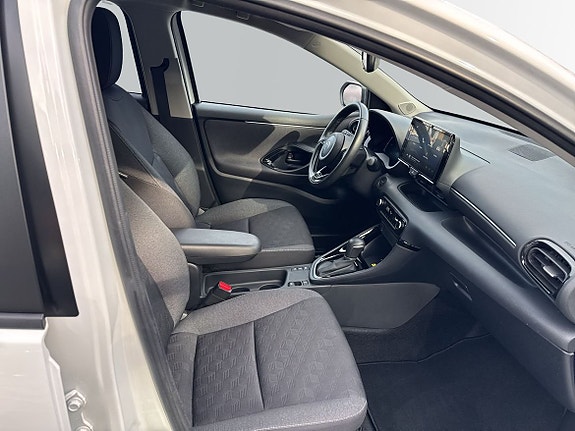 Toyota Yaris 6 of 12