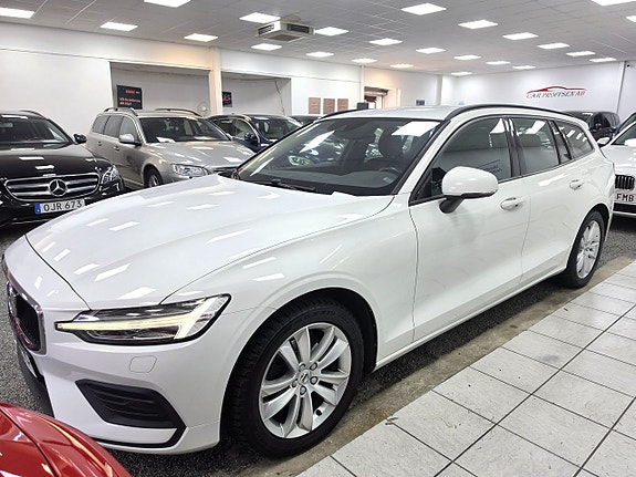 Volvo V60 2 of 21