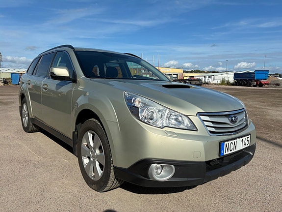Subaru Outback 7 of 12
