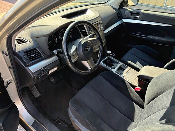 Subaru Outback 8 of 12