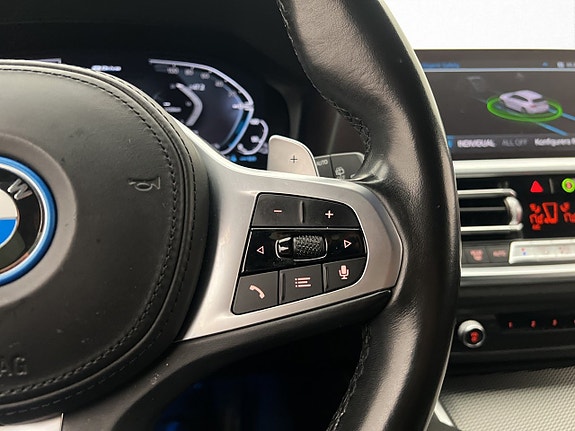 BMW 330e 21 of 30