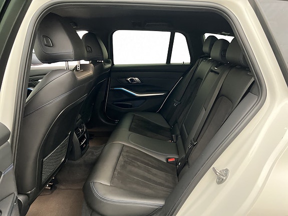 BMW 330e 17 of 30