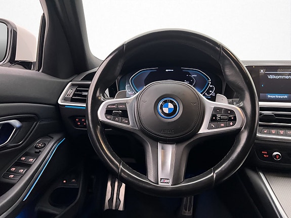 BMW 330e 14 of 30
