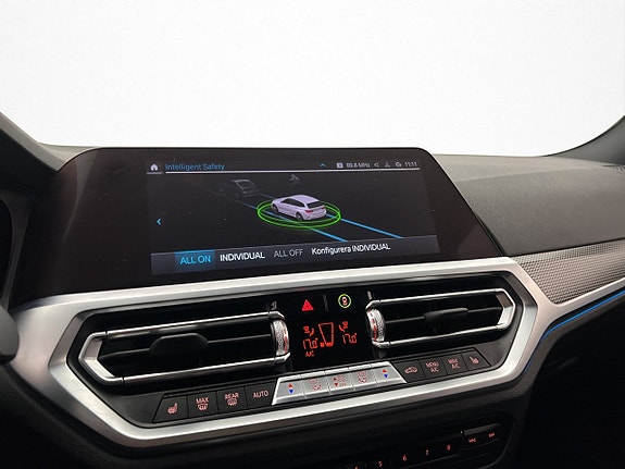 BMW 330e 27 of 30