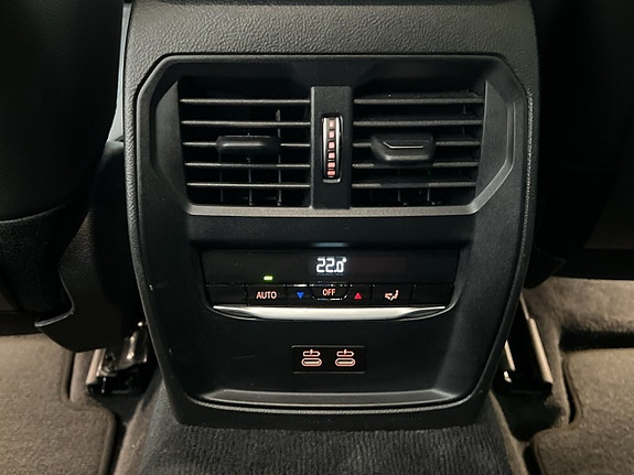 BMW 330e 18 of 30