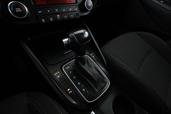 Kia Carens 24 of 30