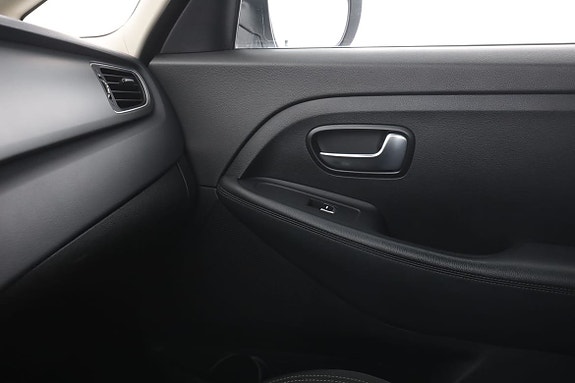 Kia Carens 30 of 30