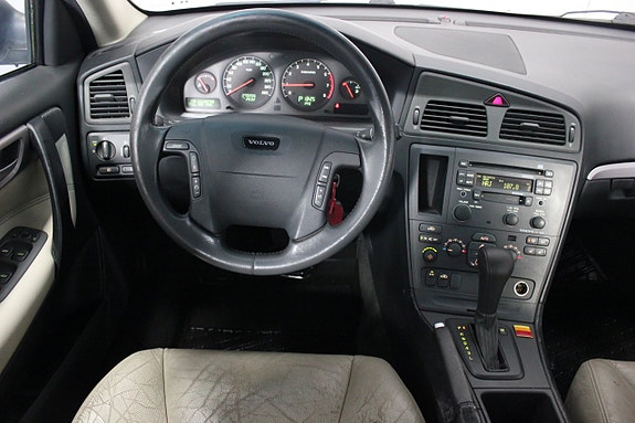 Volvo V70 13 of 19