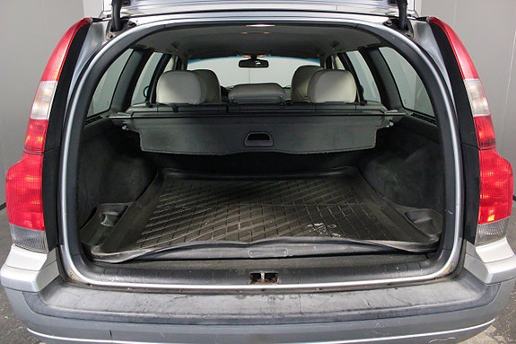 Volvo V70 7 of 19