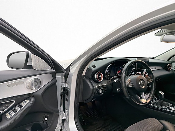 Mercedes-Benz C180 10 of 28