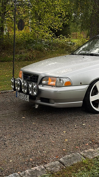 Volvo V70 3 of 10