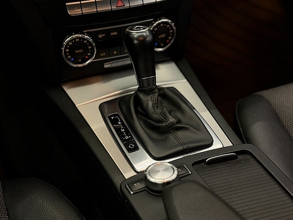 Mercedes-Benz C180 21 of 26