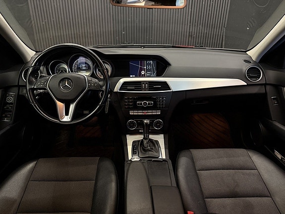 Mercedes-Benz C180 17 of 26