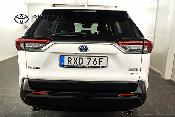 Toyota RAV4 4 of 14