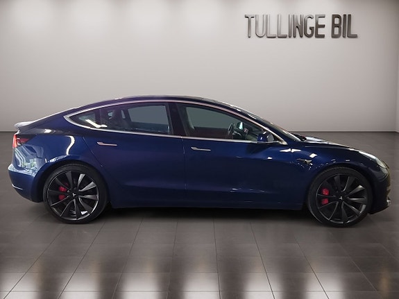 Tesla Model 3 6 of 18
