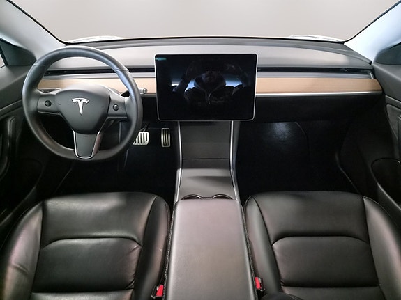 Tesla Model 3 13 of 18