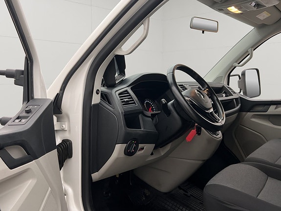 Volkswagen Transporter 14 of 30