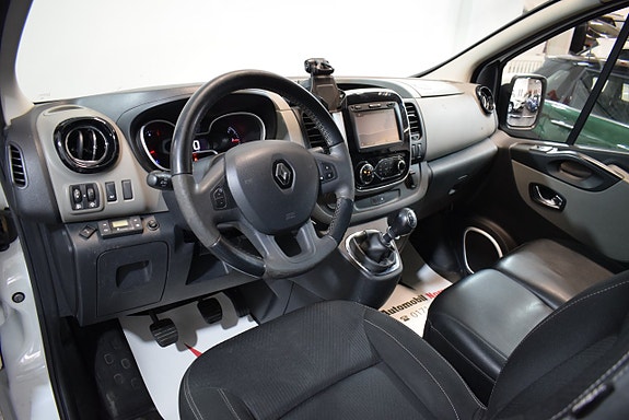 Renault Trafic 7 of 18