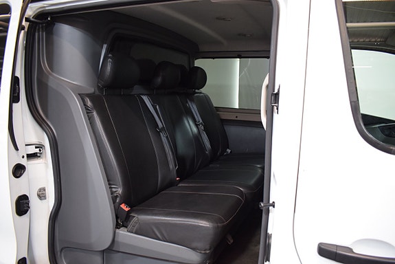 Renault Trafic 11 of 18