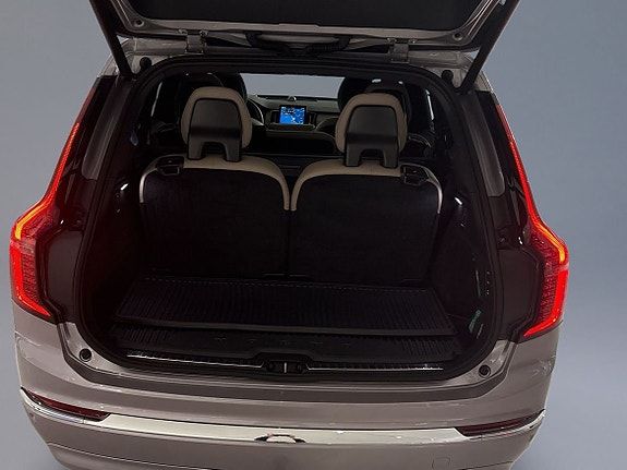 Volvo XC90 9 of 13