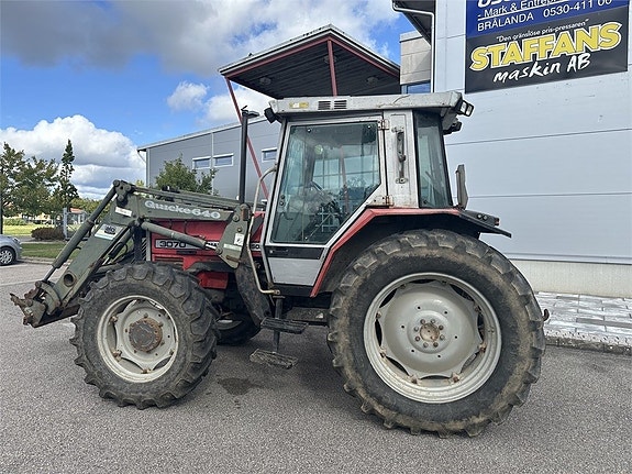 Massey Ferguson 3070 2 of 15