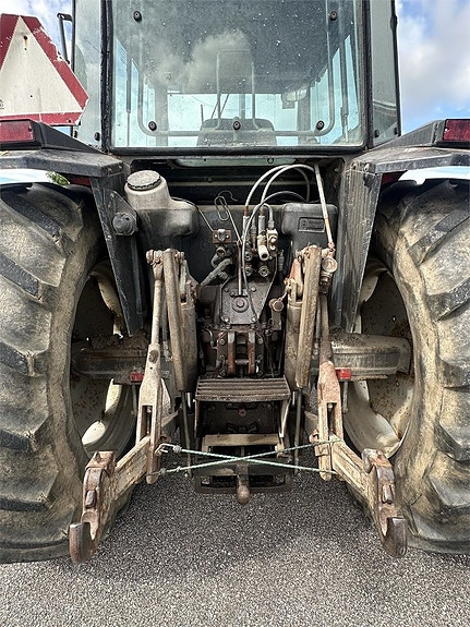 Massey Ferguson 3070 9 of 15