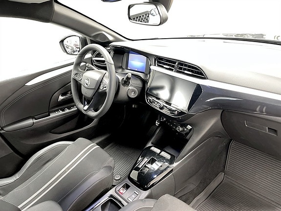 Opel Corsa 12 of 16