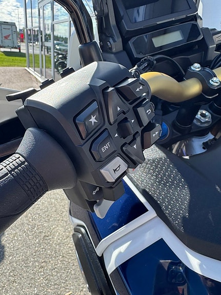 Honda CRF 1100 Africa Twin Adventure Sports DCT 8 of 11