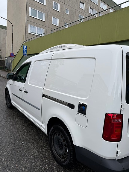 Volkswagen Caddy Maxi 2 of 5