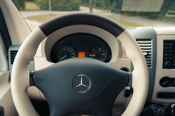 Mercedes-Benz Sprinter 208 9 of 17