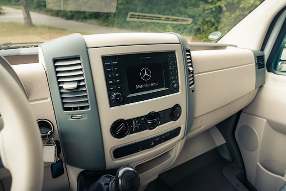 Mercedes-Benz Sprinter 208 11 of 17