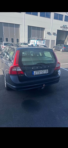 Volvo V70 3 of 8