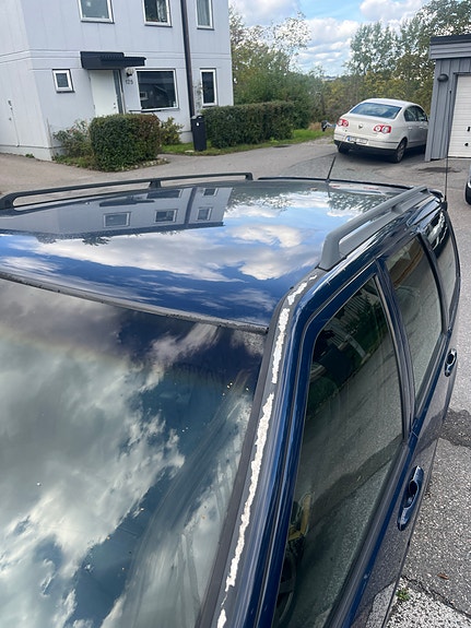 Volvo V70 2 of 8