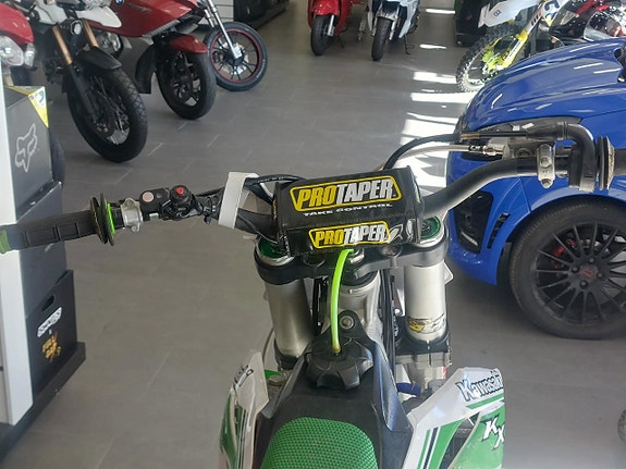 Kawasaki KX 250 F 3 of 10