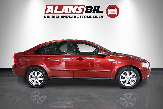 Volvo S40 2 of 10