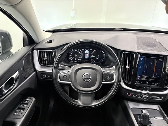 Volvo XC60 14 of 19