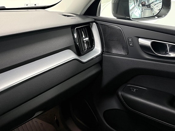 Volvo XC60 19 of 19