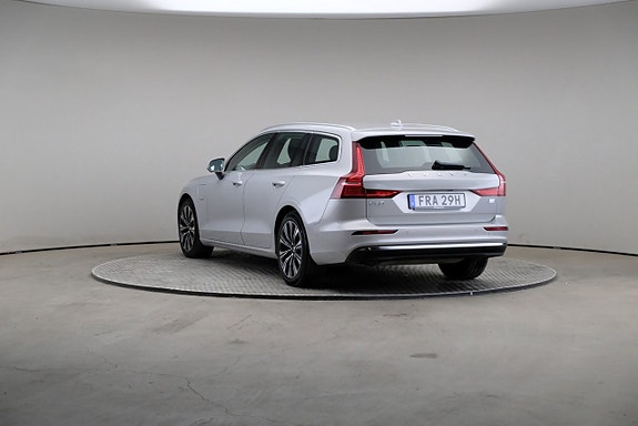 Volvo V60 2 of 27